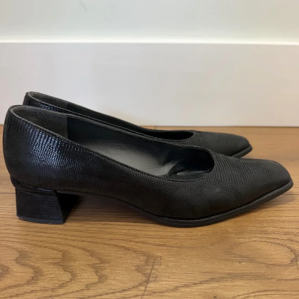 Stuart Weitzman Pumps 8.5 Black Lizard Embossed Square Toe Low Block Heel